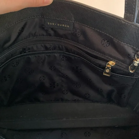 Tory Burch Robinson saffiano tote - Picture 9 of 16